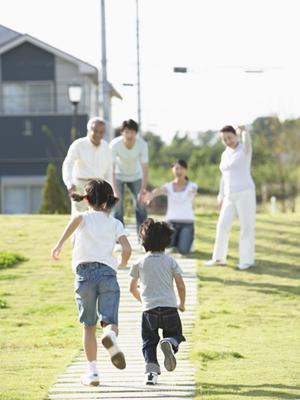 ペアの結婚指輪を探している人は